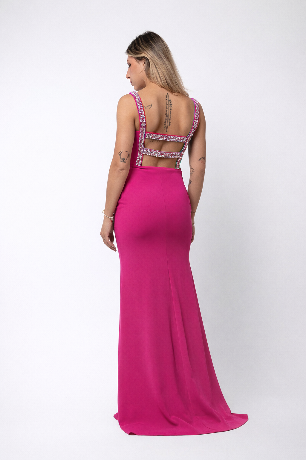 Maxi φόρεμα με ανοιχτή πλάτη και strass τιράντες