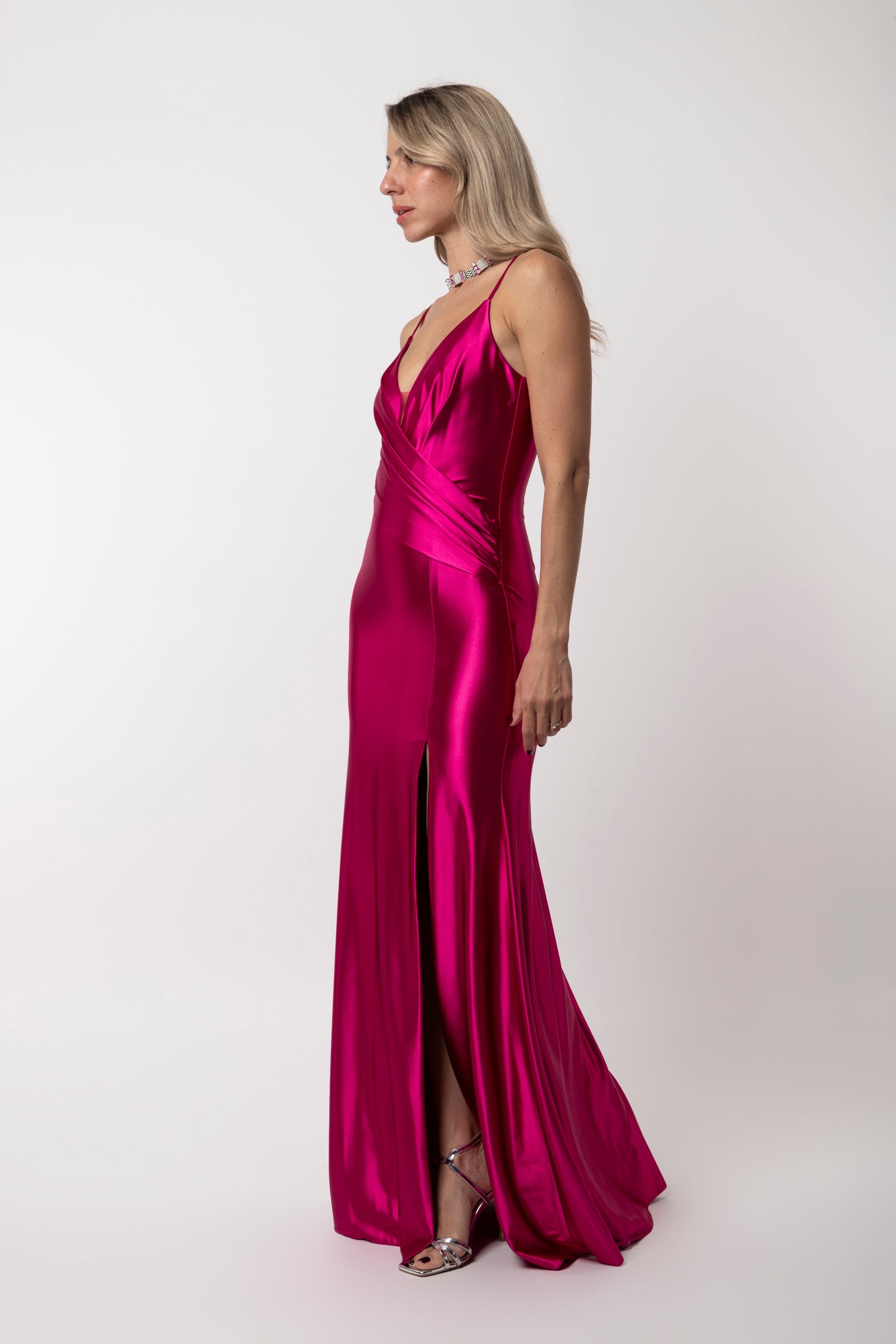 σατέν ματζέντα φόρεμα για γάμο με τιράντες