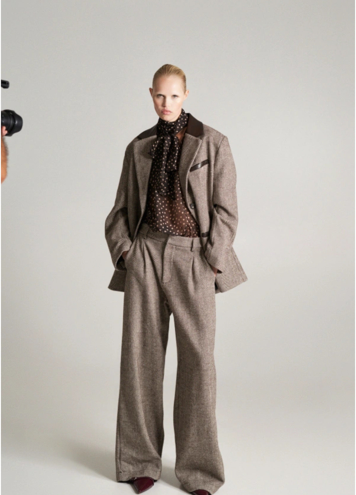 Blazer με δερμάτινες λεπτομέρειες oversized