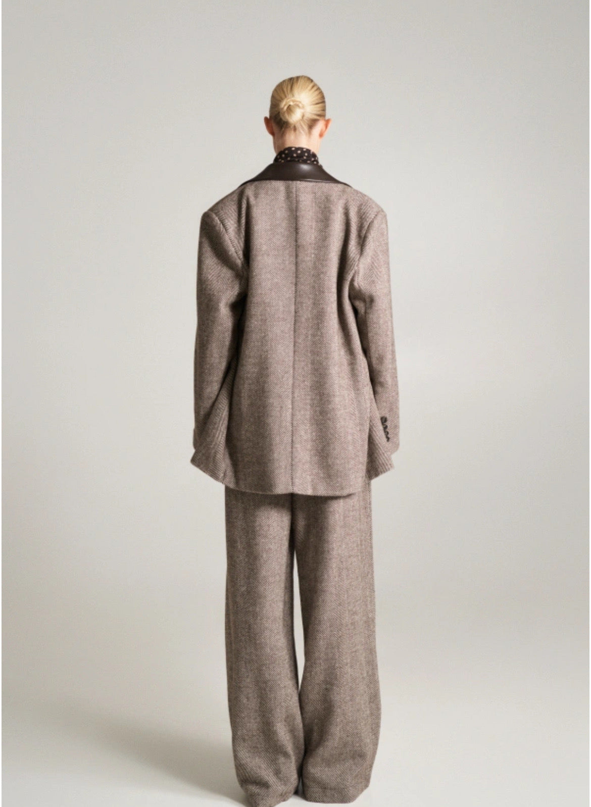 Blazer με δερμάτινες λεπτομέρειες oversized