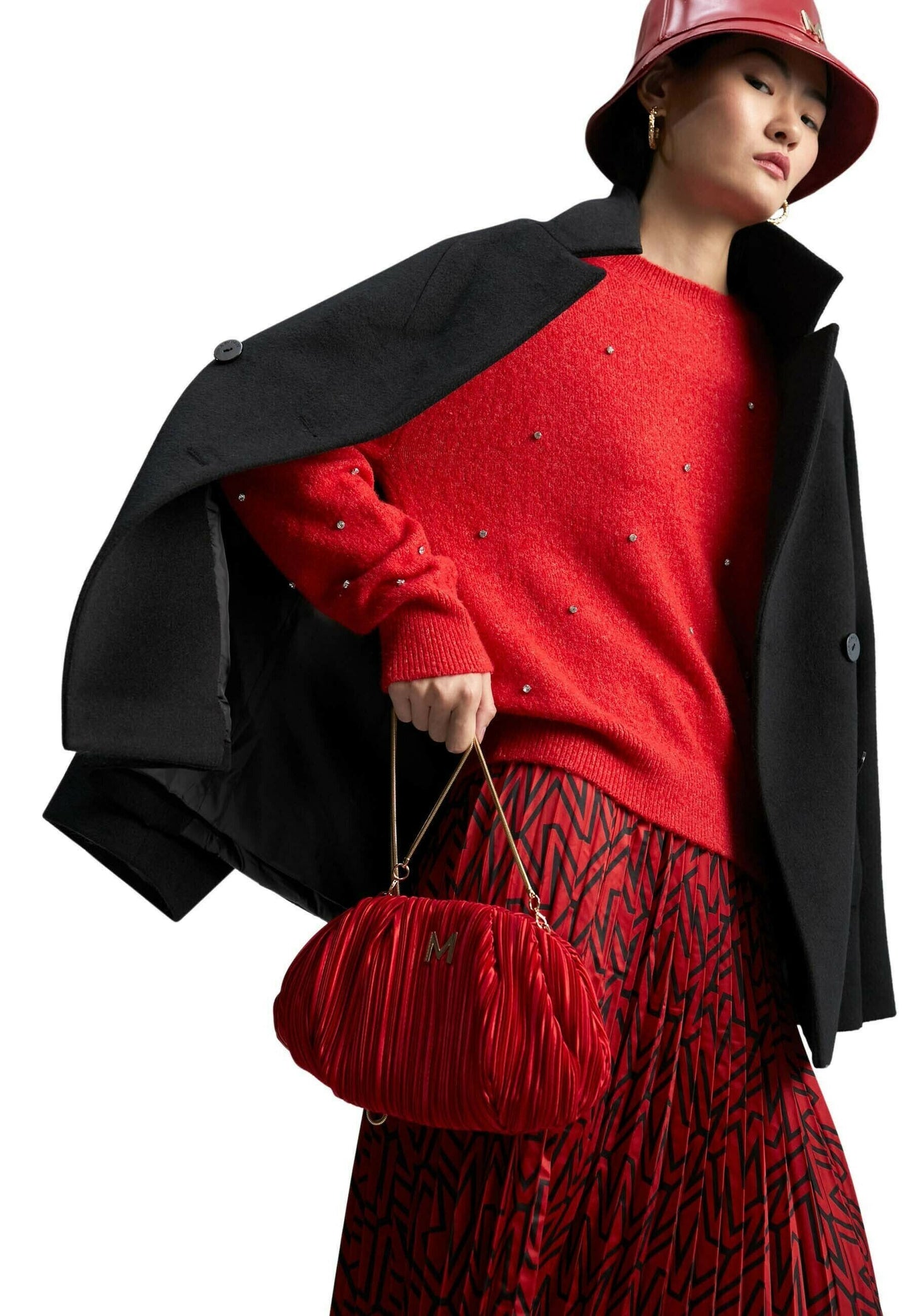 Κόκκινο υφασμάτινο clutch Lola Casademunt με αλυσίδα boutique Λάρισα Katerina Michali