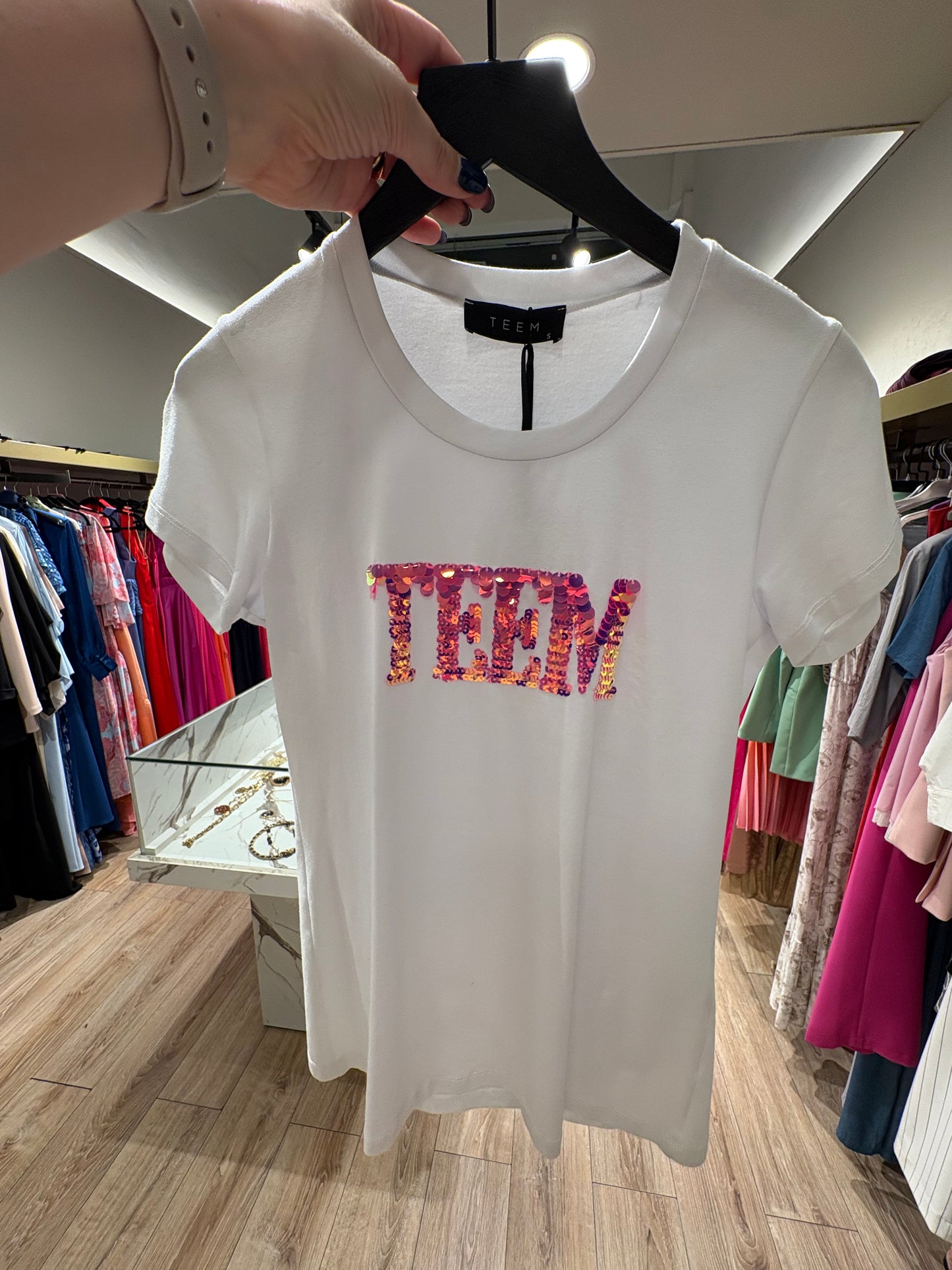 Λευκό T-shirt με λογότυπο teem από mermaid παγιέτες