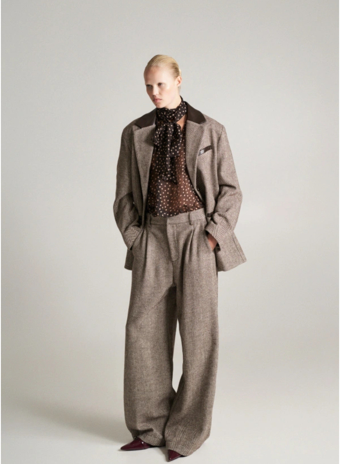 Blazer με δερμάτινες λεπτομέρειες oversized