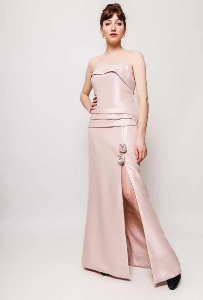 Φόρεμα μαξι ταφτάς στράπλες στο χρώμα της πούδρας