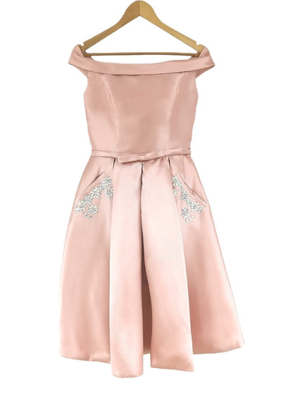 Φόρεμα εποχής κορσέ Α γραμμή ροζ της πούδρας.