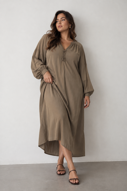 Φόρεμα μακρυμάνικο v neck με κουμπάκια plus size για κάθε μέρα θα μαύρο -καφέ