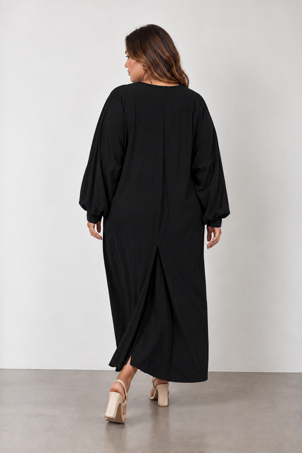 Φόρεμα μακρυμάνικο v neck με κουμπάκια plus size για κάθε μέρα θα μαύρο -καφέ