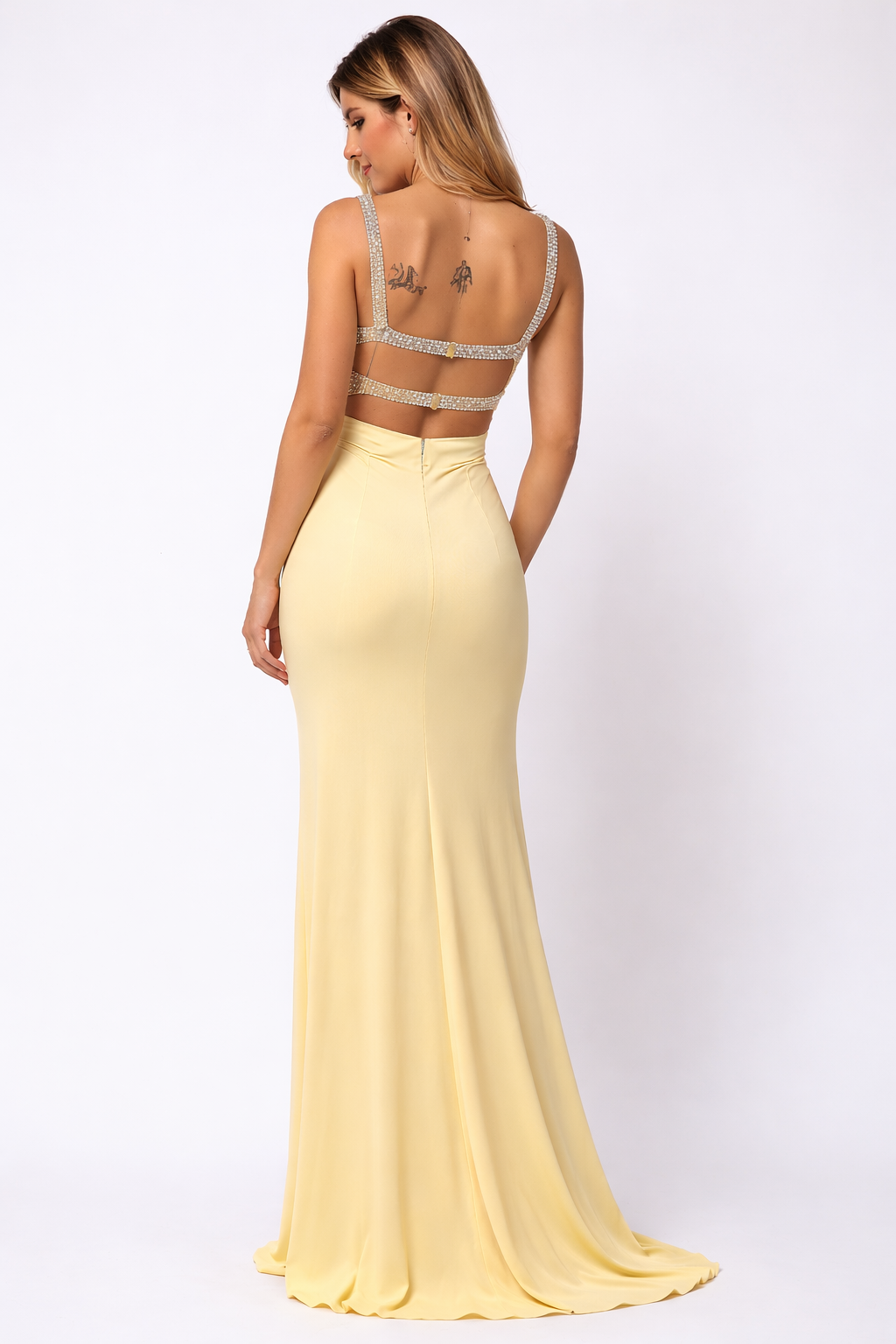 Maxi φόρεμα με ανοιχτή πλάτη και strass τιράντες