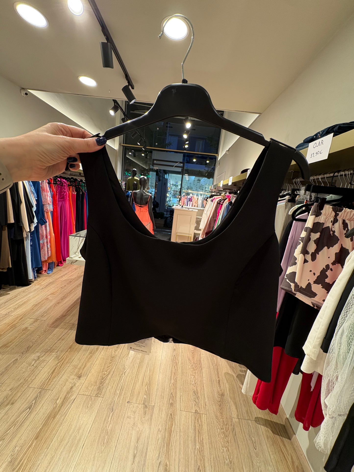 Crop Top μαύρο αμάνικο μπούστο με φερμουάρ πίσω
