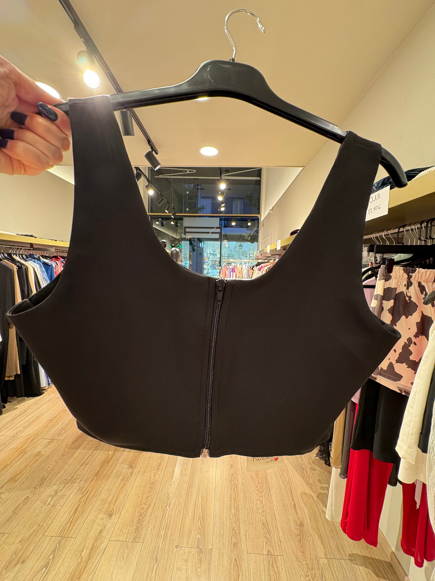 Crop Top μαύρο αμάνικο μπούστο με φερμουάρ πίσω